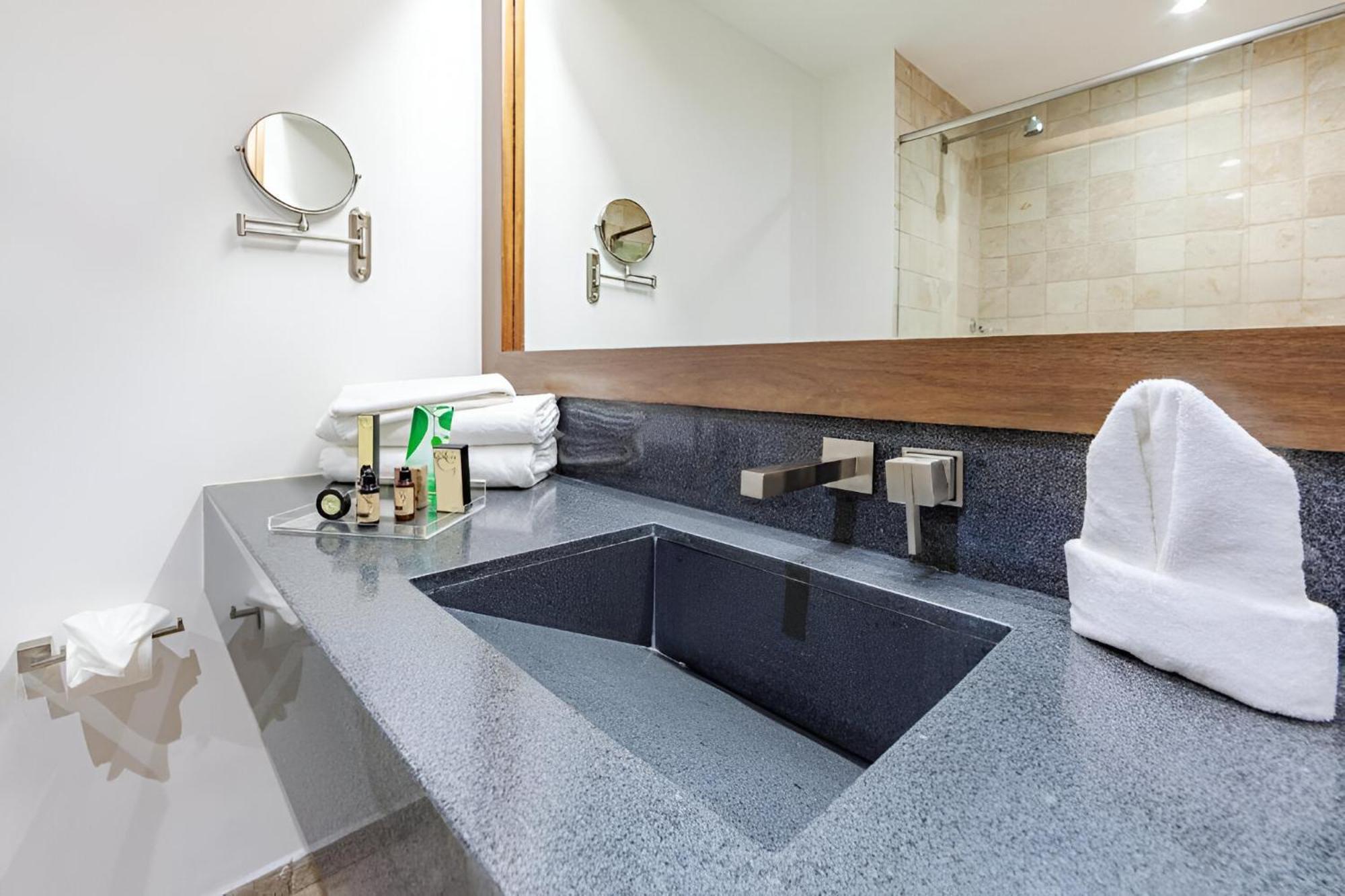 Hotel Del Angel 5*